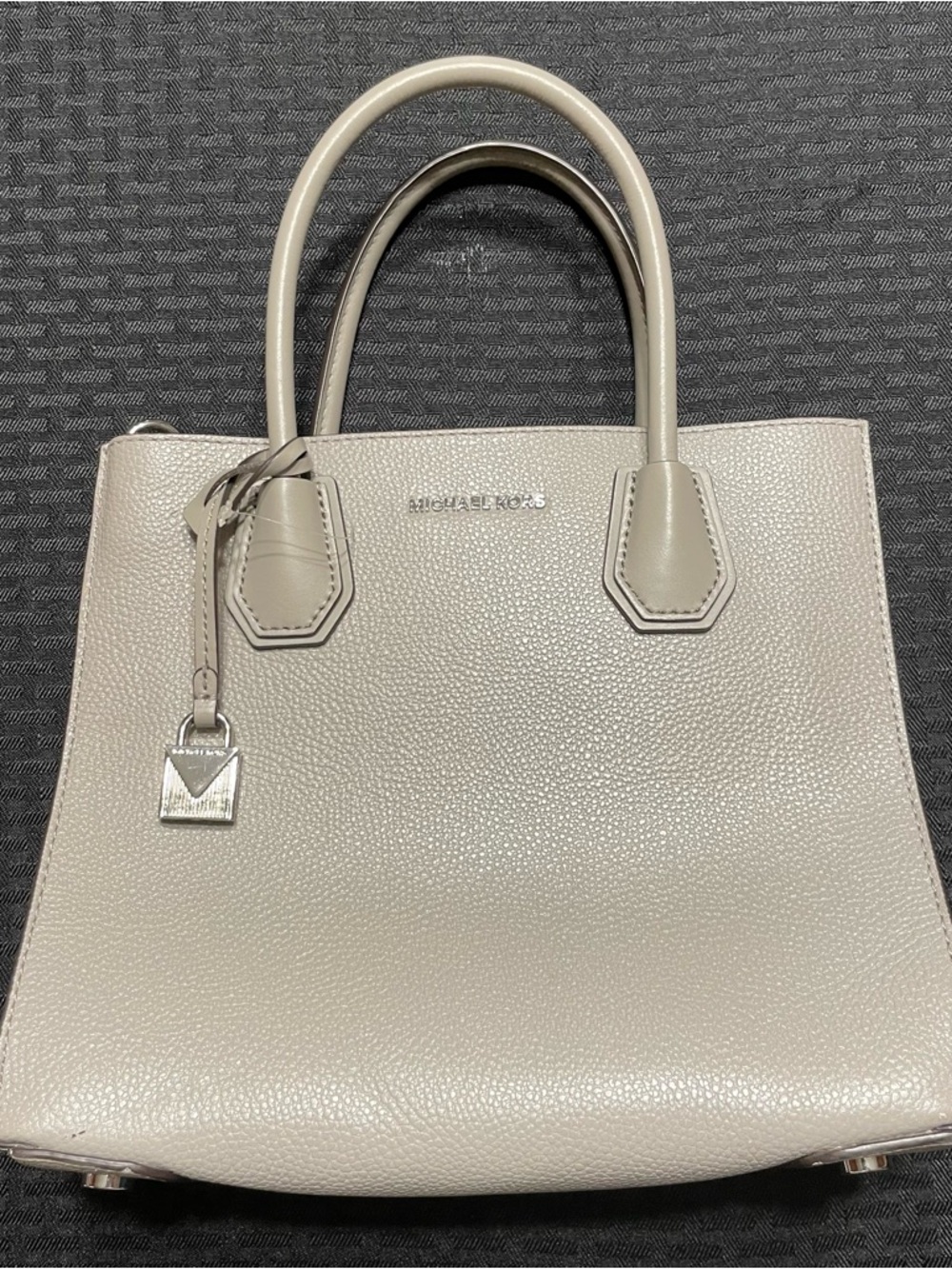 Michael Kors Mercer Medium Pebbled Leather Messenger Bag - Grey/Silver